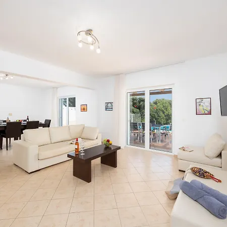 Peach Villa Katelios