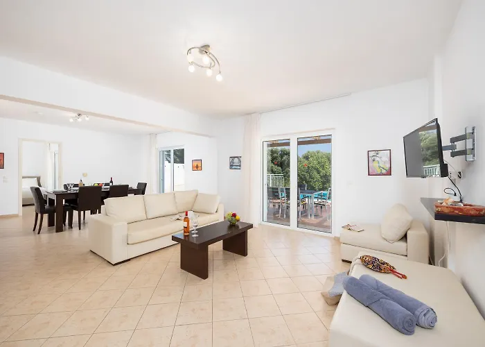 Peach Villa Kateleios